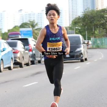 Runner Photo 1374785