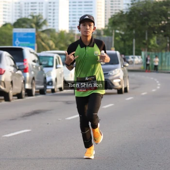 Runner Photo 1374888