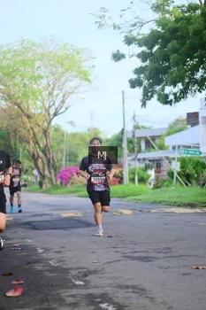 Runner Photo 1375845