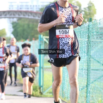 Runner Photo 1375899