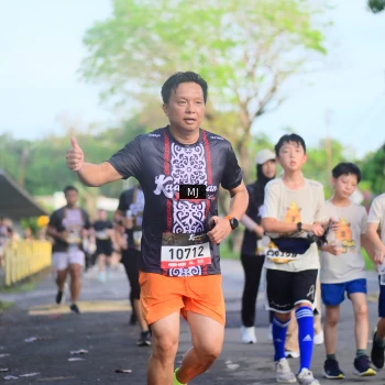 Runner Photo 1376208