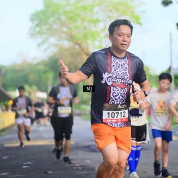 Runner Photo 1376215