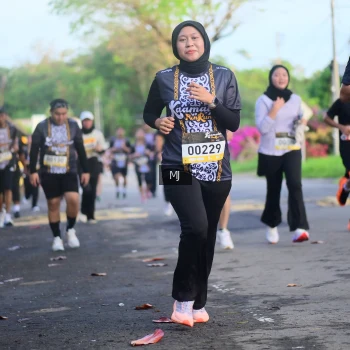 Runner Photo 1378800