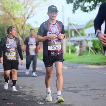 Runner Photo 1378805