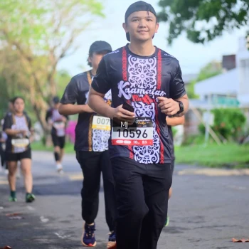 Runner Photo 1378821