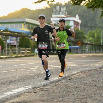 Runner Photo 1379365