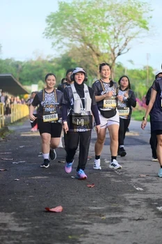 Runner Photo 1385706