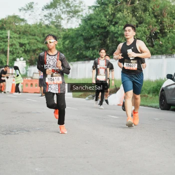 Runner Photo 1390051