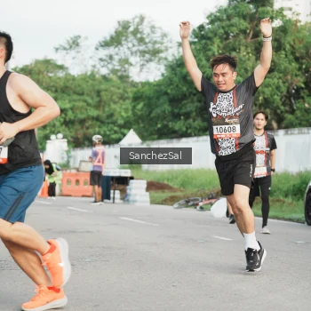 Runner Photo 1390100