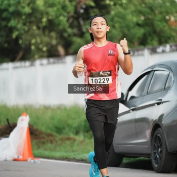 Runner Photo 1390193