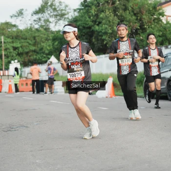 Runner Photo 1390243