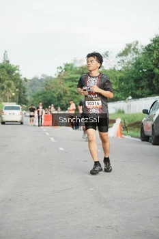 Runner Photo 1390459