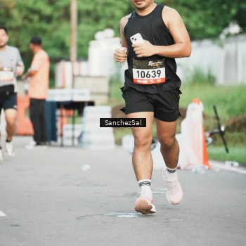 Runner Photo 1390863