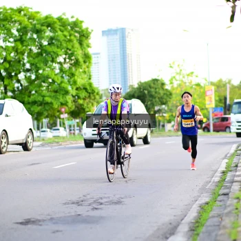 Runner Photo 1393733