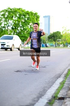 Runner Photo 1393753