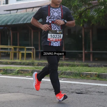 Runner Photo 1396086