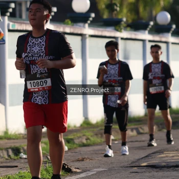 Runner Photo 1399308
