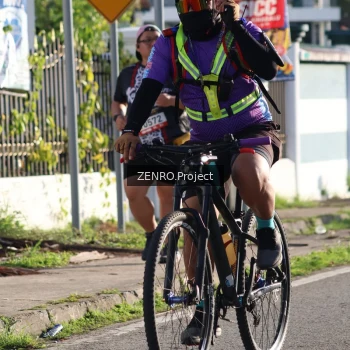 Runner Photo 1399742