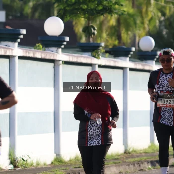 Runner Photo 1399899