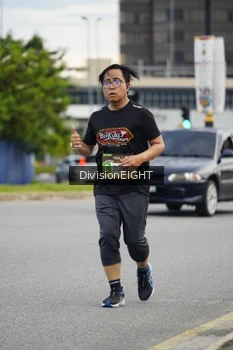 Runner Photo 1402123