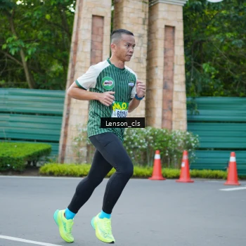 Runner Photo 1403150
