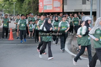 Runner Photo 1413110