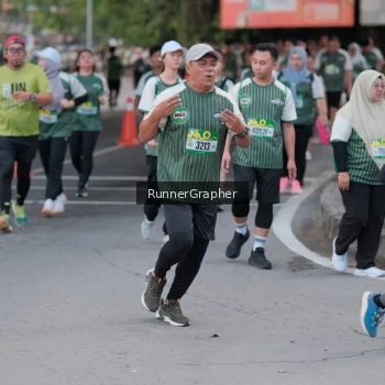 Runner Photo 1413133