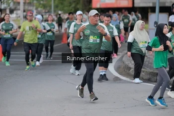 Runner Photo 1413194