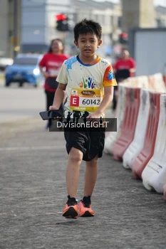 Runner Photo 1414681