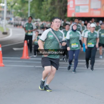 Runner Photo 1414759
