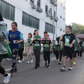 Runner Photo 1415643