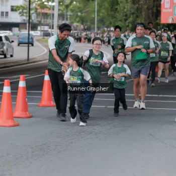 Runner Photo 1415779