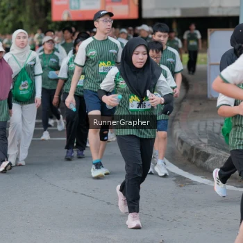 Runner Photo 1415791