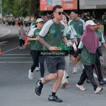 Runner Photo 1416600
