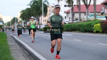 Runner Photo 1416632