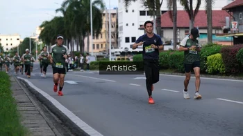 Runner Photo 1416635