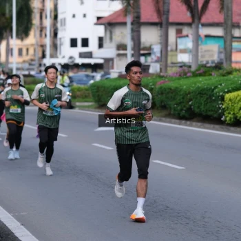 Runner Photo 1416723