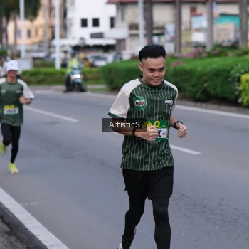 Runner Photo 1416725