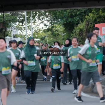 Runner Photo 1417642