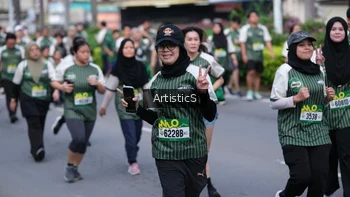 Runner Photo 1418229