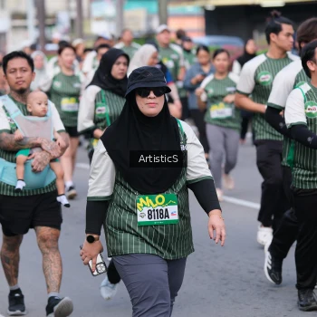 Runner Photo 1418245