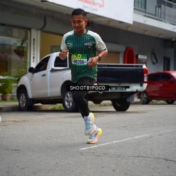 Runner Photo 1418813
