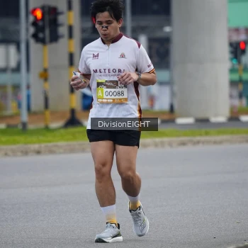 Runner Photo 1421637