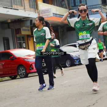 Runner Photo 1422425