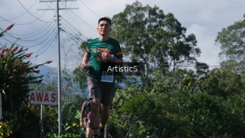Runner Photo 1426310