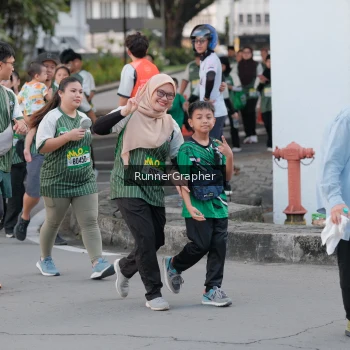Runner Photo 1433474
