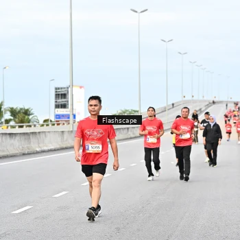 Runner Photo 1434328