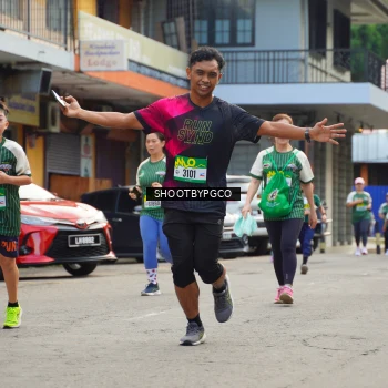 Runner Photo 1436541