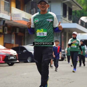 Runner Photo 1436652