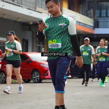 Runner Photo 1436712